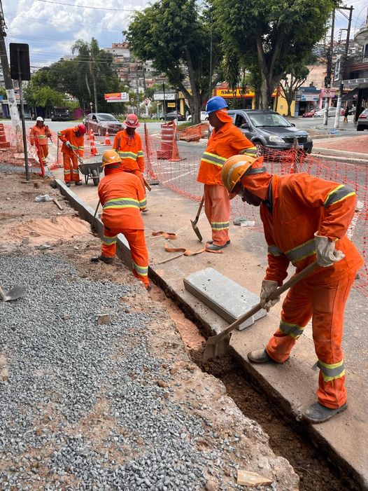 Prefeitura reforma o calçamento do entorno das obras da novo Terminal do Jardim Itapeva