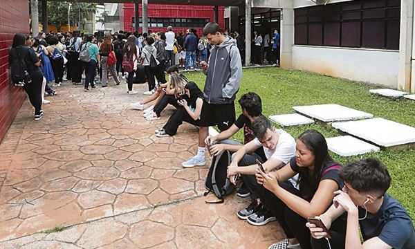 Priorize uma Alimentação Saudável e Repouso Adequado na Véspera do Enem.
