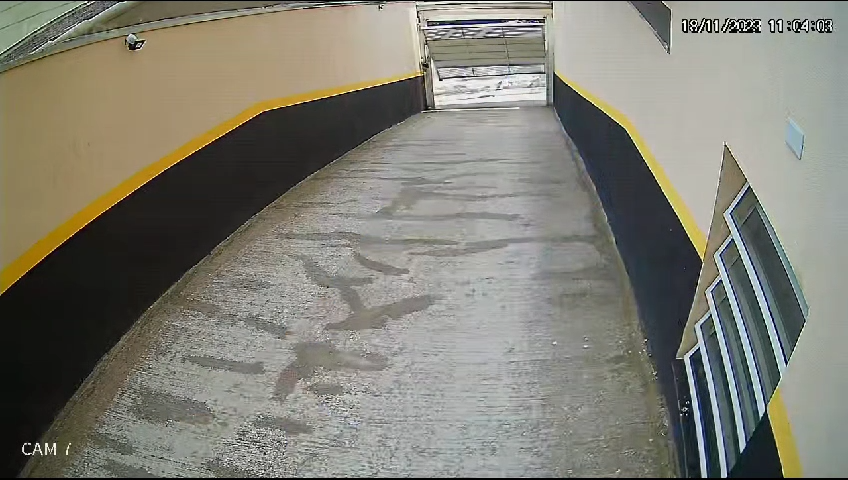 DOIS INDIVÍDUOS INVADEM CONDOMINIO E FURTAM DUAS BICICLETAS EM MAUÁ