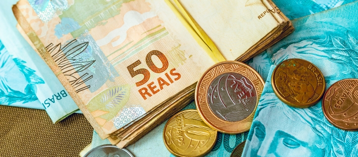 Como o Poder de Compra dos Brasileiros foi Reduzido pela Metade em 10 Anos