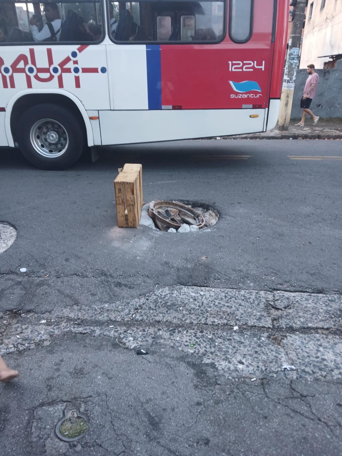Morador denuncia bueiro aberto há mais de 15 dias na Vila Magini
