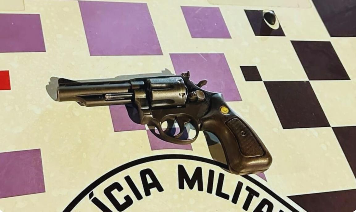 Motorista dirige armado com braço para fora e é preso em Mauá