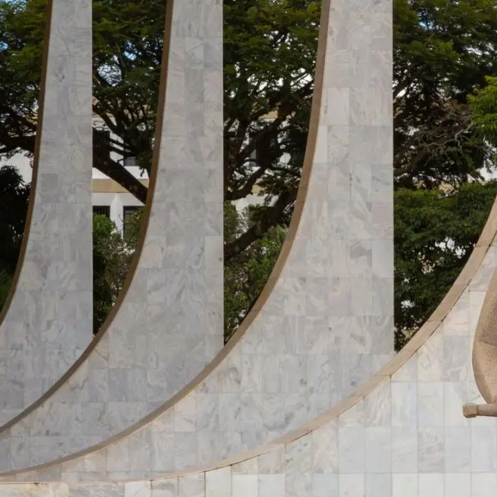 STF bloqueia até R$ 6 bilhões de Willer Tomaz